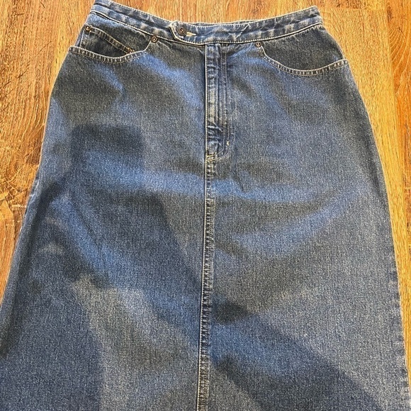 🔥Liz Claiborne, Lizwear Size 6 Denim Skirt  vintage midi - Picture 1 of 5